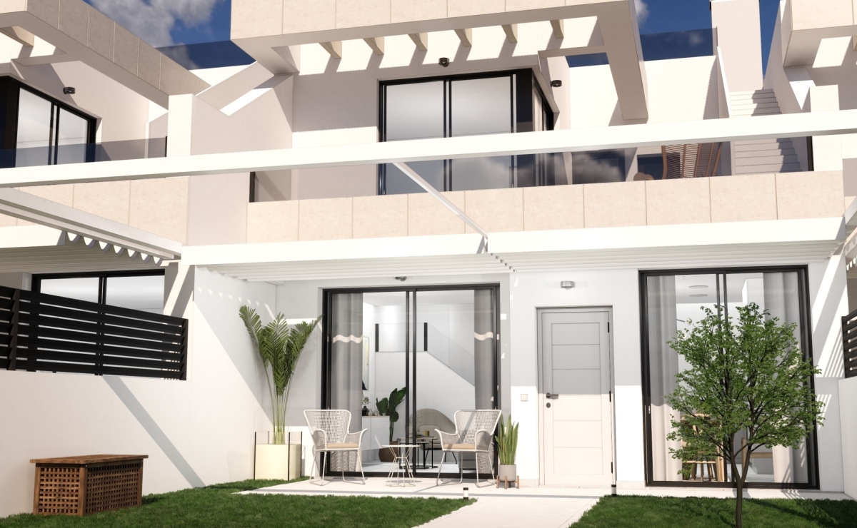 Terrassenansicht Neubauwohnungen mit Pool findet du bei Gerd Ströckens bestcostahome.de