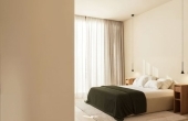 Helles Schlafzimmer-bestcostahome.jpg