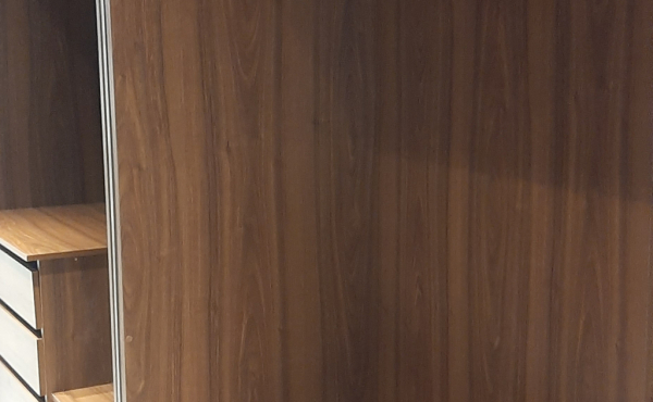 Begehbarer Kleiderschrank rechte Seite