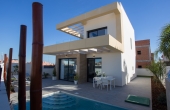 Hausansicht Spanien Immobilienberater immer mit bestcostahome.de Gerd Ströckens immer erreichbar 015172426936