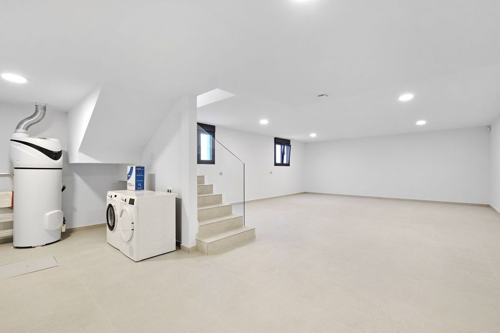 Haus mit Pool -keller- Dachterrasse Spanien  bestcostahome.de-jpg