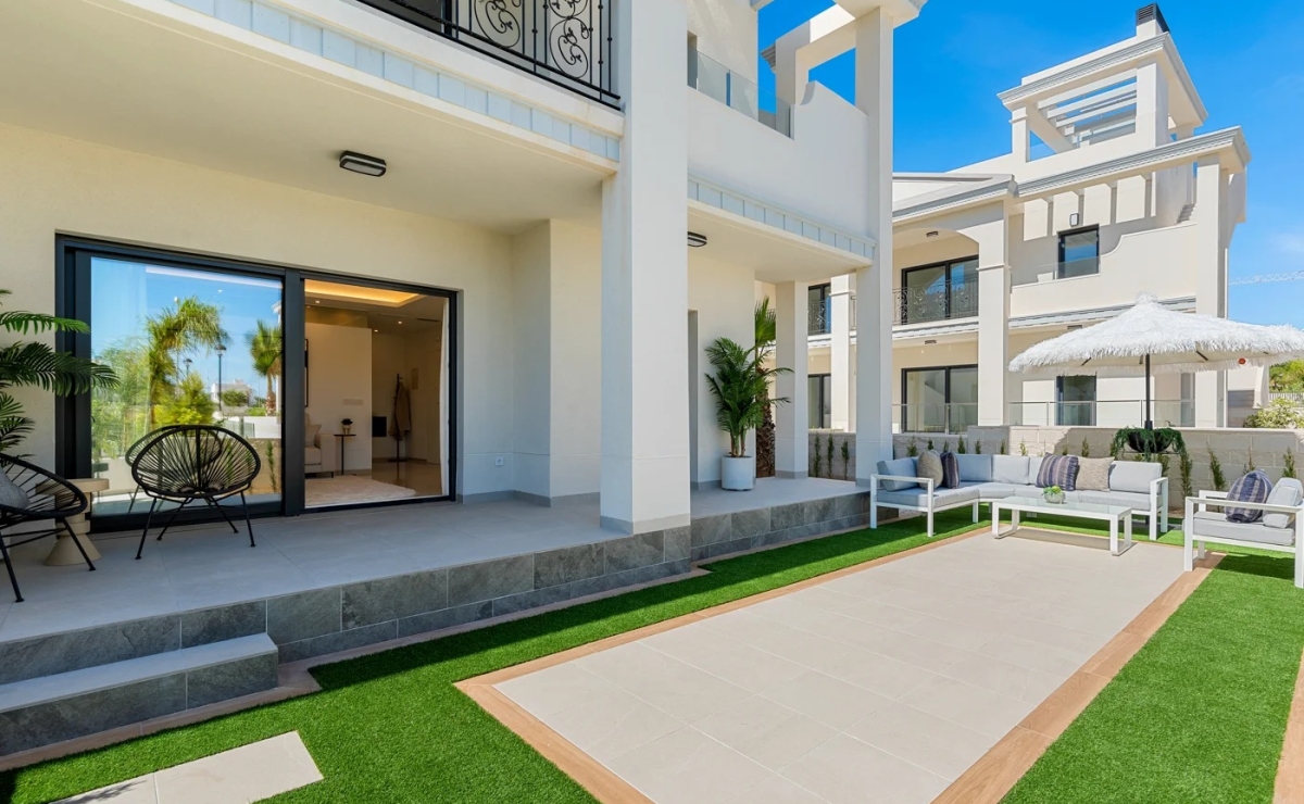 Genießen Sie hier Ihr Glas Wein mit über 000 Immobilien zum kauf in Spanien Costa Blanca